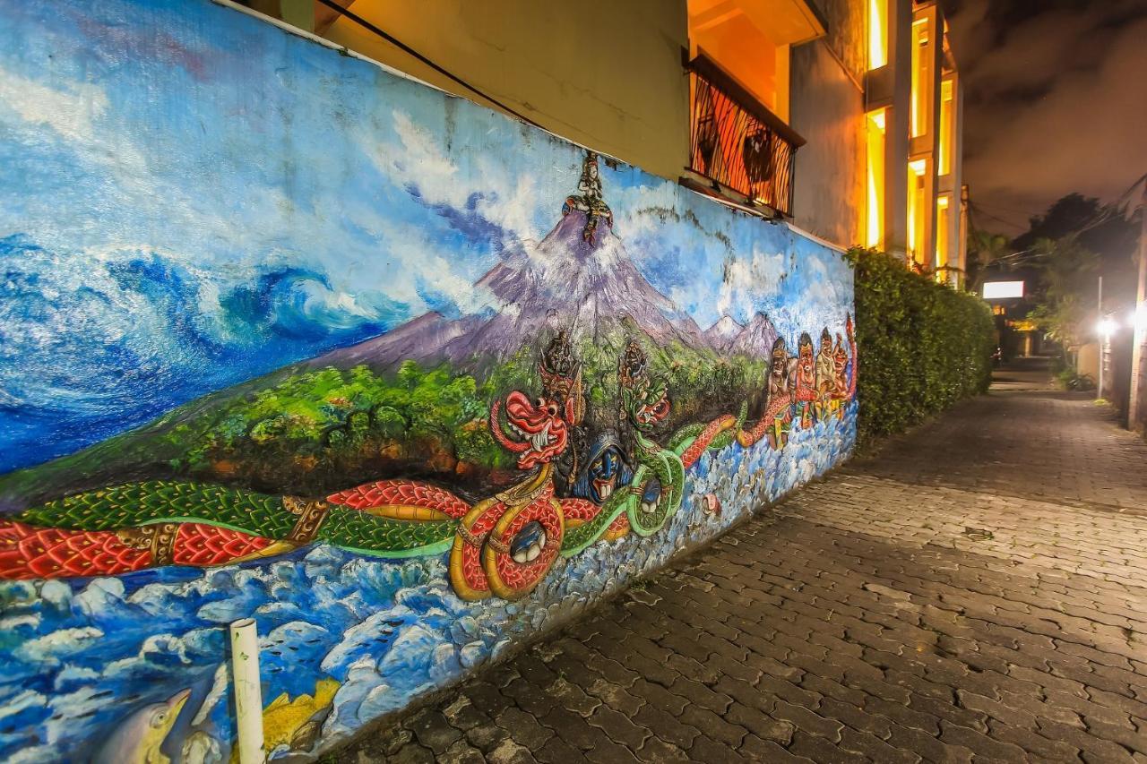 Hotel Lumbung Sari Legian Экстерьер фото